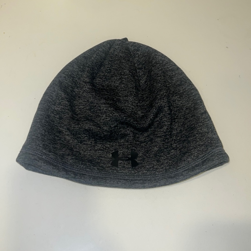 Gray Under Armour Men’s beanie